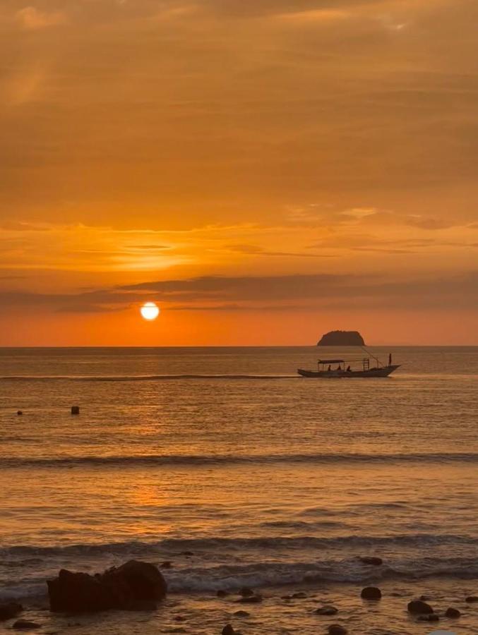 คาสิตา อีซาเบล Bed & Breakfast Batangas ภายนอก รูปภาพ